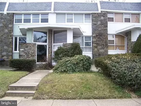 2746 W Country Club Rd, Philadelphia, PA 19131