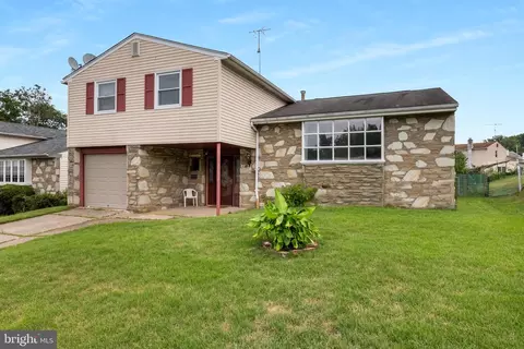 446 Woodhaven Ter, Philadelphia, PA 19116