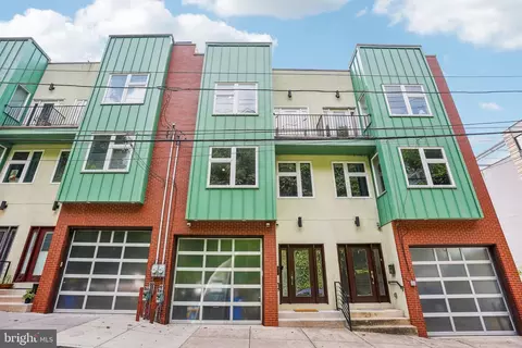 4574 Silverwood St, Philadelphia, PA 19127