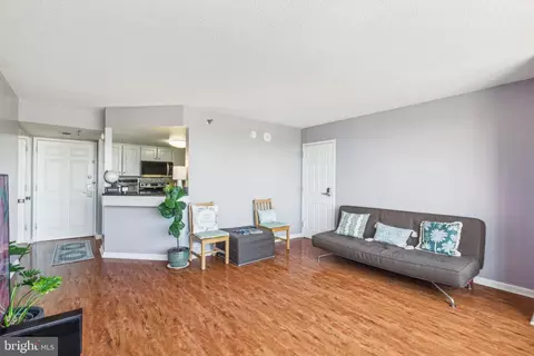2001 Hamilton St #707, Philadelphia, PA 19130