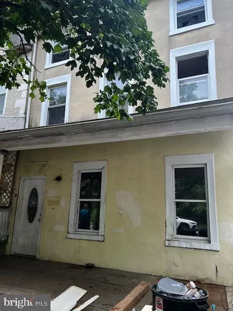 527 Dupont St, Philadelphia, PA 19128