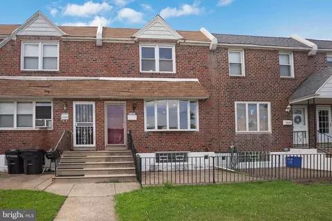 8760 Gillespie St, Philadelphia, PA 19136