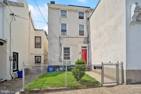 180 Dupont St, Philadelphia, PA 19127