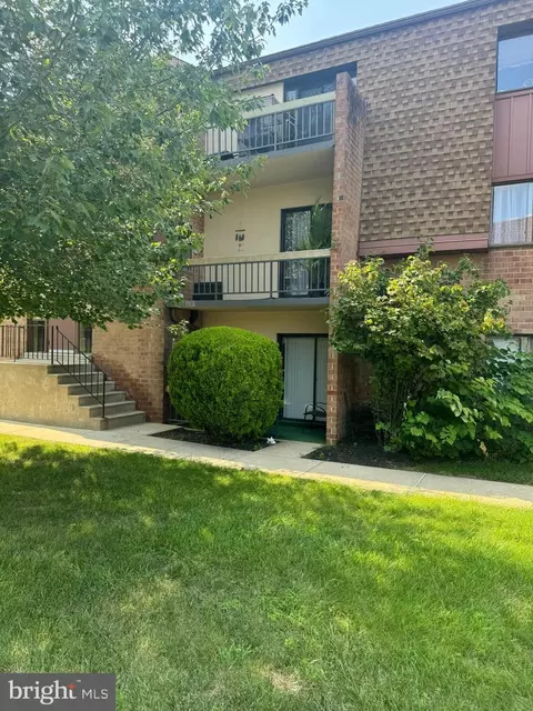 45203 Delaire Landing Rd #203, Philadelphia, PA 19114