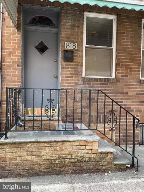 818 Mcclellan St, Philadelphia, PA 19148