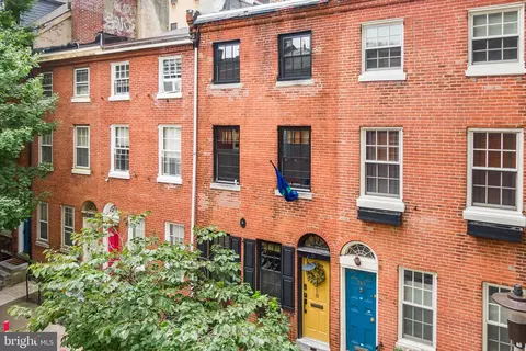318 S Juniper St, Philadelphia, PA 19107