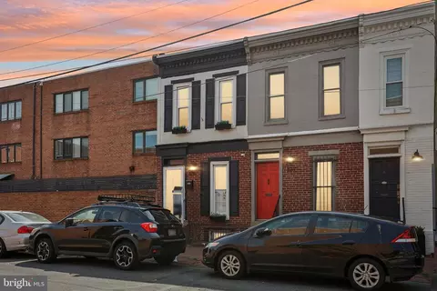 536 S 8th St, Philadelphia, PA 19147