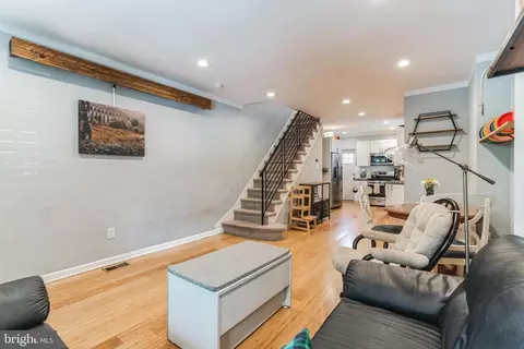 250 Montana St, Philadelphia, PA 19119