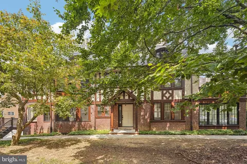 404 S 47th St, Philadelphia, PA 19143