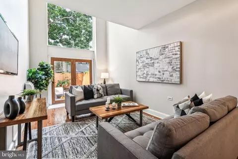 2115 Fitzwater St, Philadelphia, PA 19146