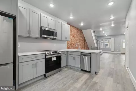 5227 N Warnock St, Philadelphia, PA 19141