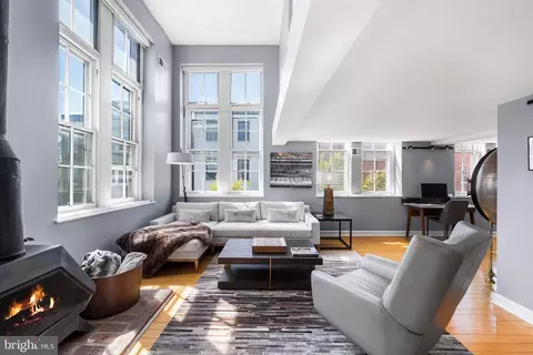 1023-25 Clinton St #301, Philadelphia, PA 19107