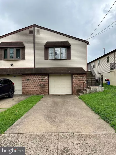 740 Princeton Ave, Philadelphia, PA 19111