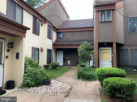 5025 S Convent Ln #I, Philadelphia, PA 19114