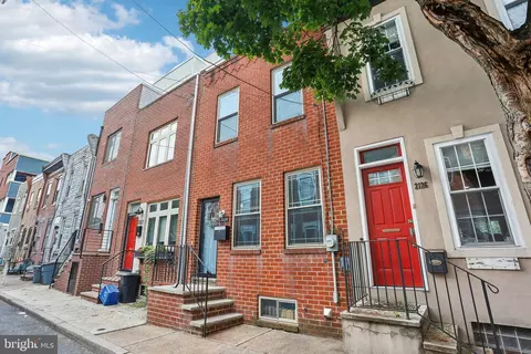2124 Titan St, Philadelphia, PA 19146