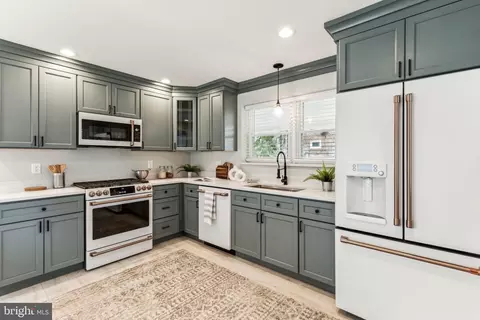 710 Shawmont Ave, Philadelphia, PA 19128