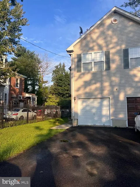 6311 Shelbourne St, Philadelphia, PA 19111