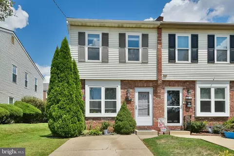 729 Stanwood St, Philadelphia, PA 19111