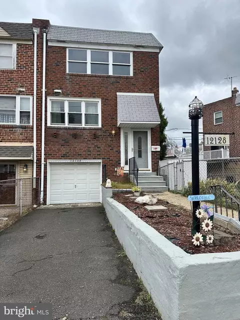 12128 Barbary Rd, Philadelphia, PA 19154
