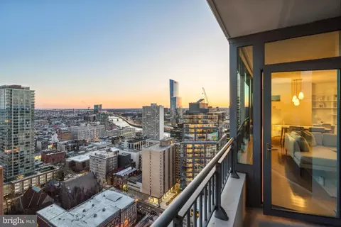 2101 Market St #2004, Philadelphia, PA 19103