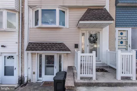 4242 Lawnside Rd, Philadelphia, PA 19154