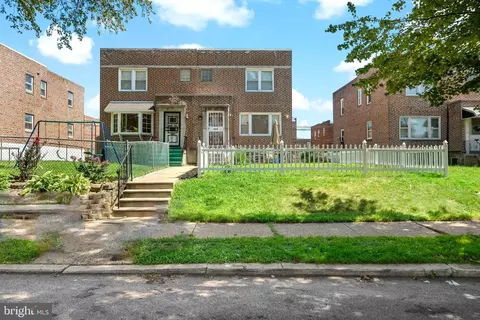 827 Longshore Ave, Philadelphia, PA 19111