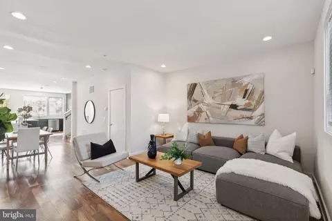 740 S Chris Columbus Blvd #41, Philadelphia, PA 19147