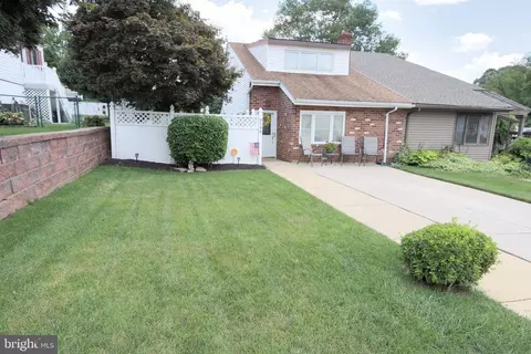 3706 Byrne Rd, Philadelphia, PA 19154