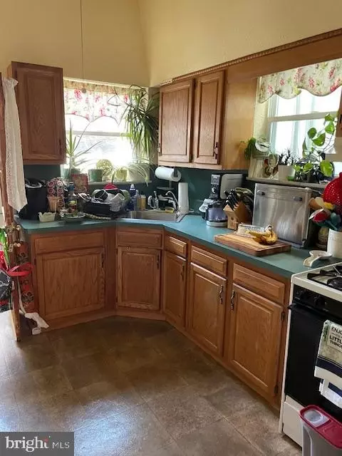 1318 Castle Ave, Philadelphia, PA 19148
