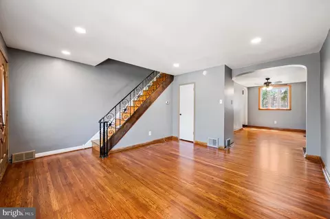 7504 Elmwood Ave, Philadelphia, PA 19153