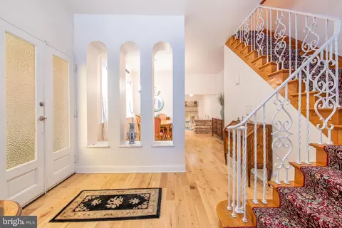 1323 Castle Ave, Philadelphia, PA 19148