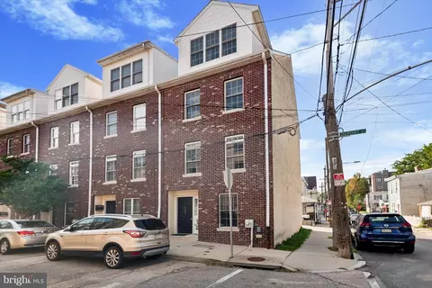 452 Dupont St, Philadelphia, PA 19128