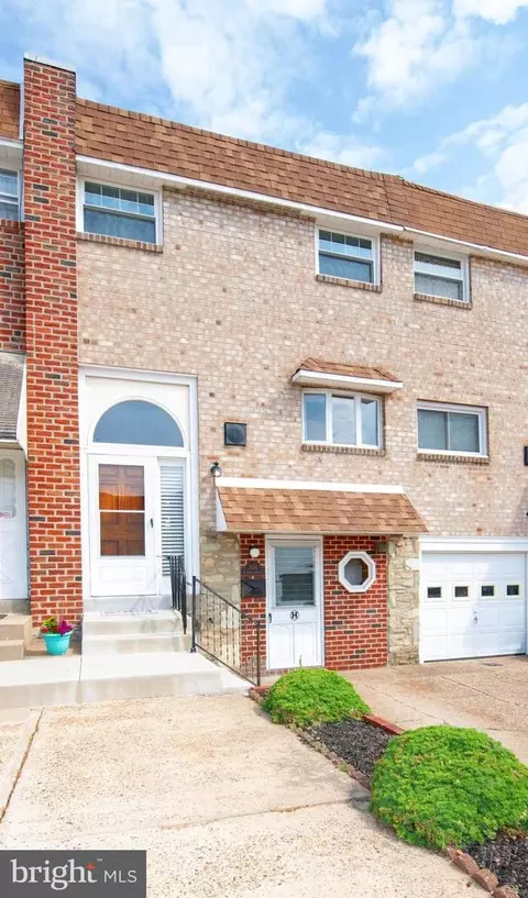 3654 E Crown Ave, Philadelphia, PA 19114