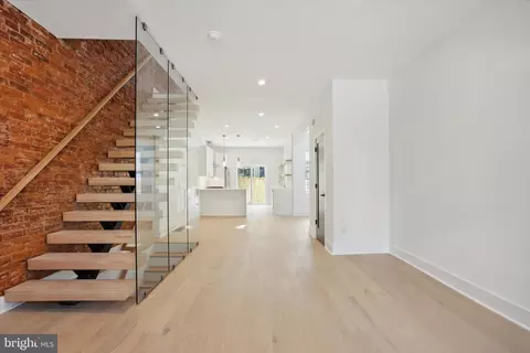 2516 Carpenter St, Philadelphia, PA 19146