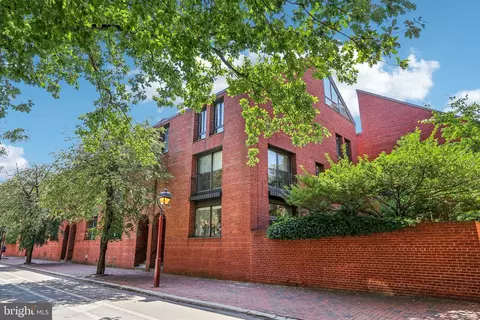 310 Spruce St, Philadelphia, PA 19106