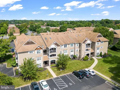 71306 Delaire Landing Rd #306, Philadelphia, PA 19114