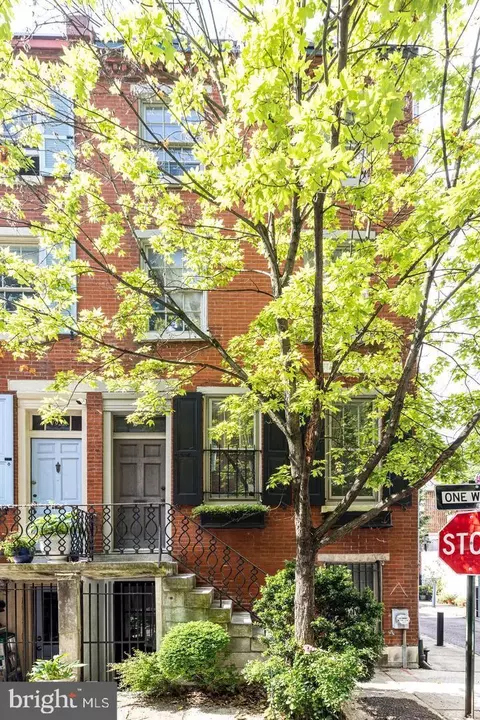 1924 Waverly St, Philadelphia, PA 19146