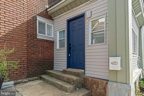 338 E Montana St, Philadelphia, PA 19119
