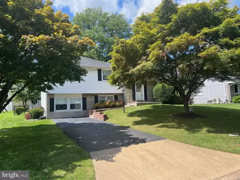 1002 Twist Rd, Philadelphia, PA 19115