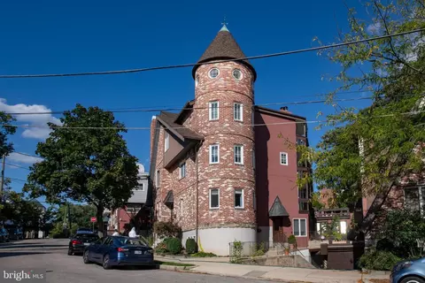 8 Rex Ave #3, Philadelphia, PA 19118