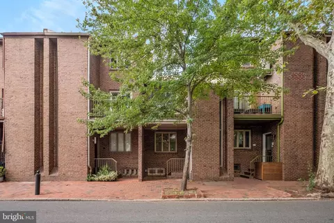 639 Lombard St, Philadelphia, PA 19147
