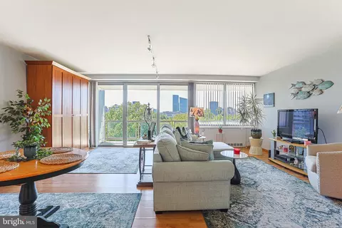 2401 Pennsylvania Ave #7A3, Philadelphia, PA 19130