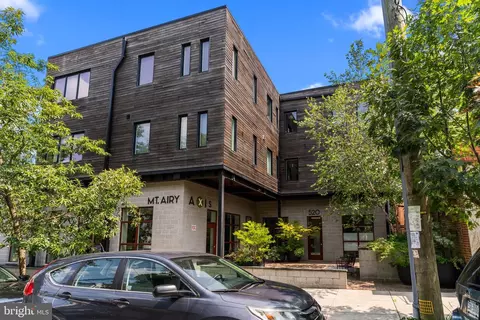 520 28 Carpenter Ln #2F, Philadelphia, PA 19119
