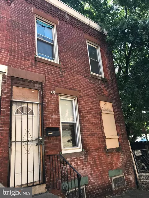 4425 Oakland St, Philadelphia, PA 19124