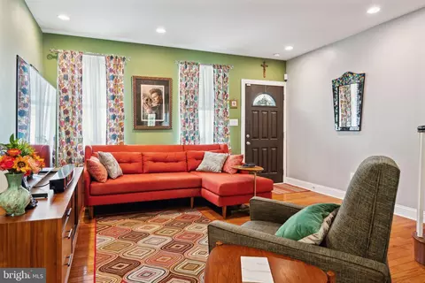 3253 E Thompson St, Philadelphia, PA 19134