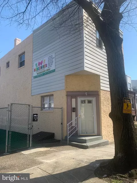 2601 S Dewey St, Philadelphia, PA 19142