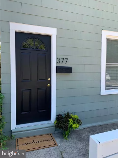 377 Conarroe St, Philadelphia, PA 19128