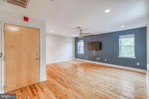 2342 Fitzwater St #C1, Philadelphia, PA 19146
