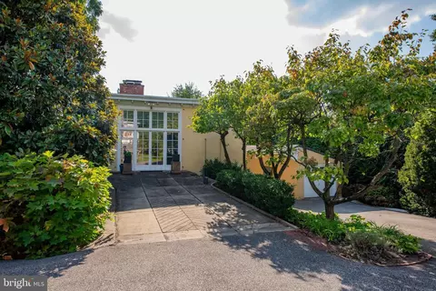 141 Bethlehem Pike, Philadelphia, PA 19118