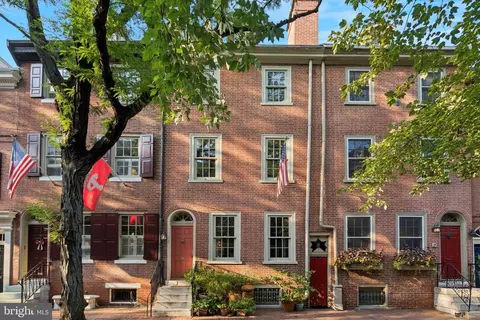 515 Delancey St, Philadelphia, PA 19106